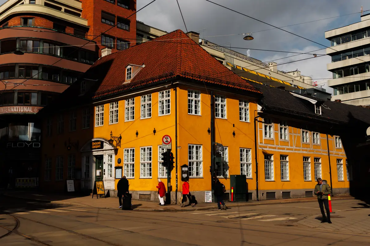 010A1215.jpg